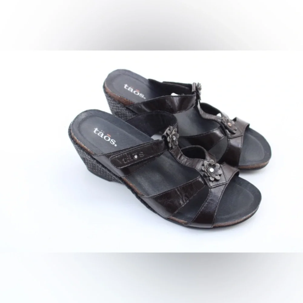 Taos wedge sandals